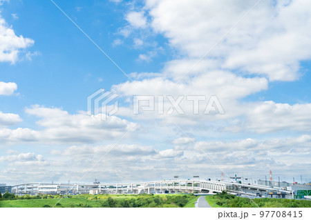 空、雲、積雲、あおぞら、大空、ソラ、そら、高積雲、コピースペース、自然風景素材、日光、合成用写真 空、雲、積雲、あおぞら、大空、ソラ、そら、高積雲、コピースペース、自然風景素材、日光、合成用写真 97708415