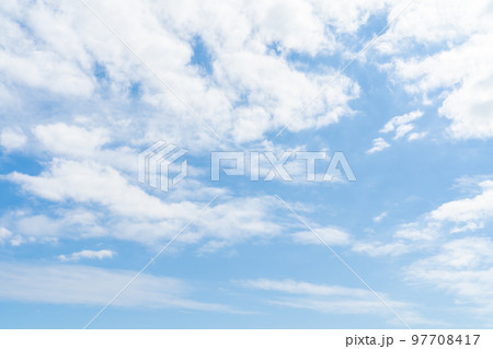 空、雲、積雲、あおぞら、大空、ソラ、そら、高積雲、コピースペース、自然風景素材、日光、合成用写真 空、雲、積雲、あおぞら、大空、ソラ、そら、高積雲、コピースペース、自然風景素材、日光、合成用写真 97708417