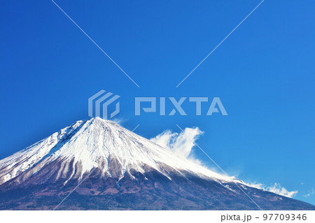静岡県　青空の富士山 97709346