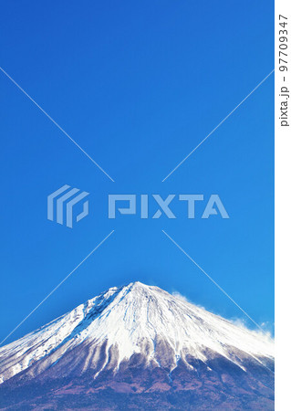静岡県　青空の富士山 97709347