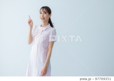 看護師 97709351
