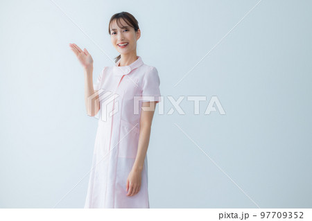 看護師 97709352