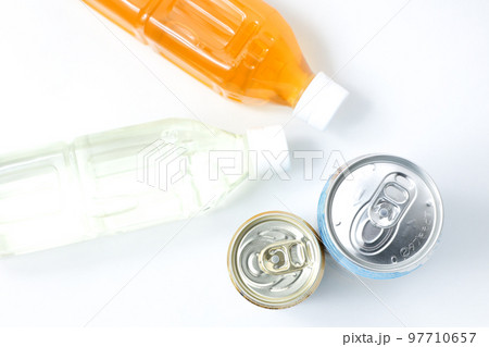 飲料水,ペットボトル,ジュース,飲み物缶、アルミ缶,飲料,飲む,ボトル,飲物,ドリンク、プルタブ 97710657