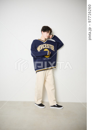 若いメンズポートレート 97716260