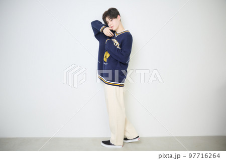 若いメンズポートレート 97716264