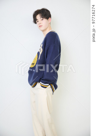 若いメンズポートレート 97716274