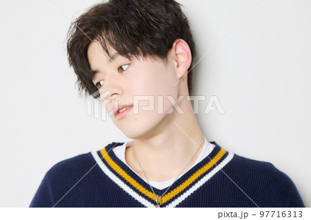 若いメンズポートレート 若いメンズポートレート 97716313