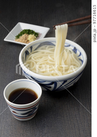 釜揚げうどん 釜揚げうどん 97716615