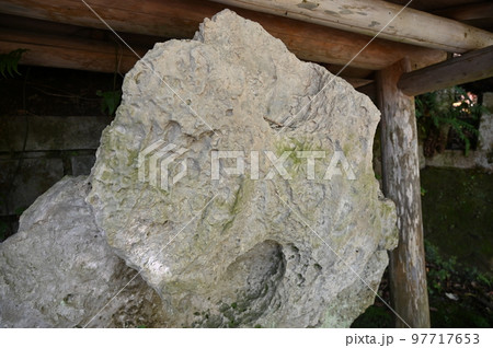 上日寺　馬十の句碑　氷見市 97717653