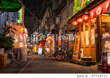《東京都》赤羽駅前・ノスタルジックな飲み屋街 97718512