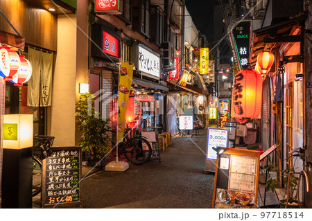 《東京都》赤羽駅前・ノスタルジックな飲み屋街 97718514