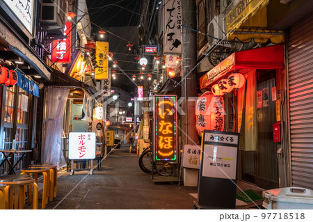 《東京都》赤羽駅前・ノスタルジックな飲み屋街 97718518