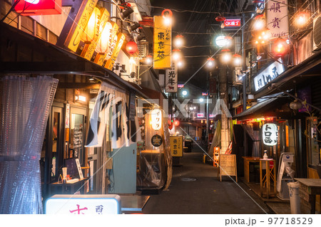 《東京都》赤羽駅前・ノスタルジックな飲み屋街 97718529