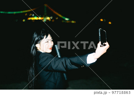 卒業証書ポートレート 97718863