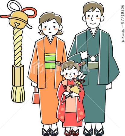 着物を着て初詣をする家族 97719306