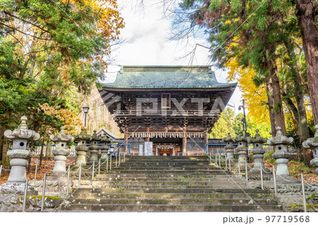 仙台東照宮　随身門　扁額　銀杏　石段 97719568