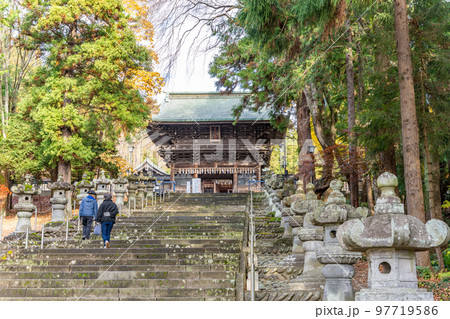 仙台東照宮　石灯籠　重要文化財　随身門 97719586