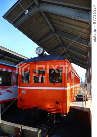 一畑電車　日本最古級の電車　デハニ50形・52号車 97725527