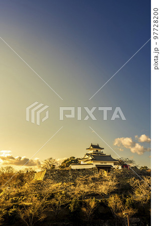 静岡県浜松市にある徳川家康の出世城と言われる浜松城の全景 97728200