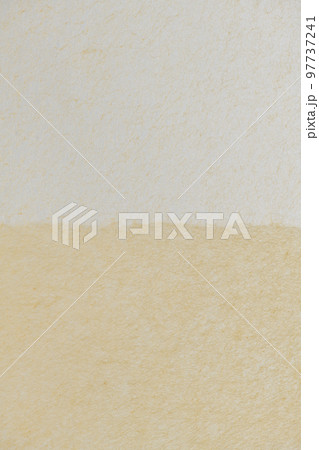 和紙によるベージュ濃淡の背景素材 和紙によるベージュ濃淡の背景素材 97737241
