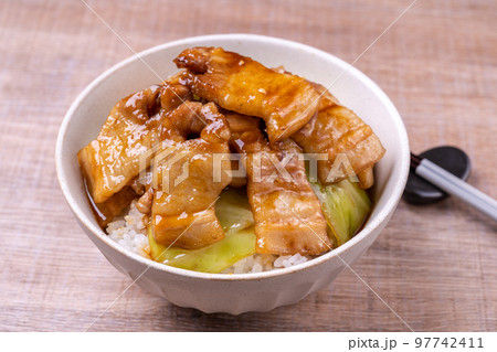 豚焼肉丼 豚焼肉丼 97742411