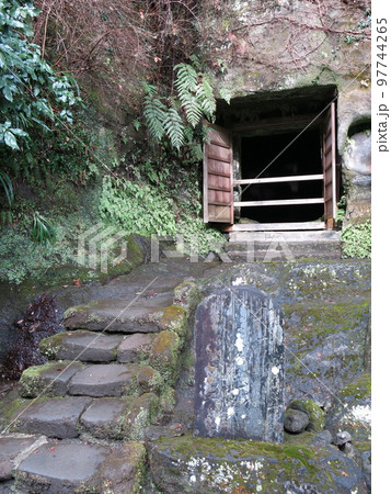 鎌倉市の海蔵寺にある十六の井（外観） 97744265