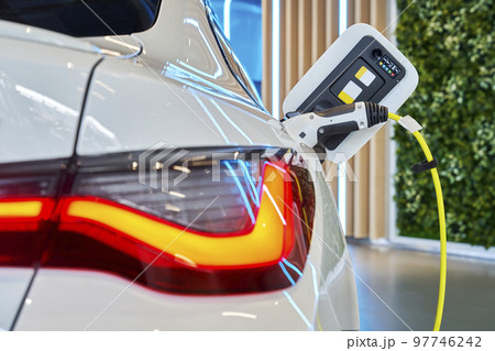 電気自動車 ハイブリッド 自動車 97746242