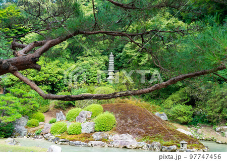 【近畿三十六不動霊場】第十九番 青蓮院門跡の夏の相阿弥の庭7 京都府京都市東山区 【近畿三十六不動霊場】第十九番 青蓮院門跡の夏の相阿弥の庭7 京都府京都市東山区 97747456