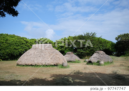 仲原遺跡(縄文時代の集落跡)伊計島 仲原遺跡(縄文時代の集落跡)伊計島 97747747