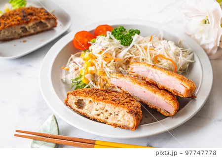 揚げ物 メンチカツとハムカツ 揚げ物 メンチカツとハムカツ 97747778