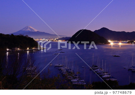 奥駿河湾 内浦の朝一番景観 97748679