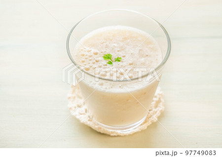 自家製豆乳バナナスムージー 自家製豆乳バナナスムージー 97749083