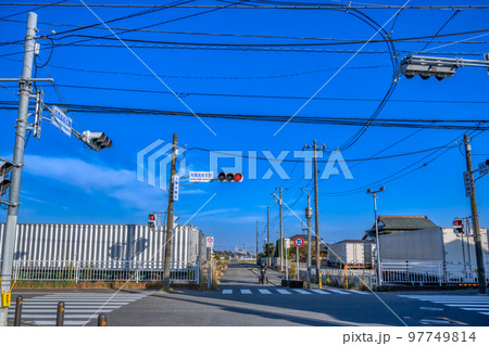 神奈川県海老名市の都市風景 馬高校北側交差点 神奈川県海老名市の都市風景 馬高校北側交差点 97749814