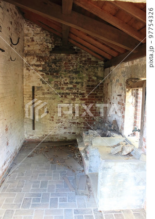 南部砲台の発電所跡～芸予要塞小島砲台跡 97754326