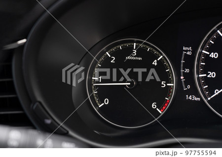 車のタコメーター 97755594