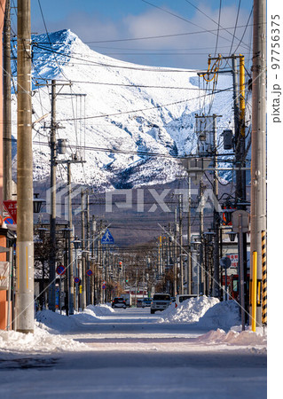 北海道　駒ヶ岳　山　街並み　森　山々　山　マッターホルン　アルプス 97756375