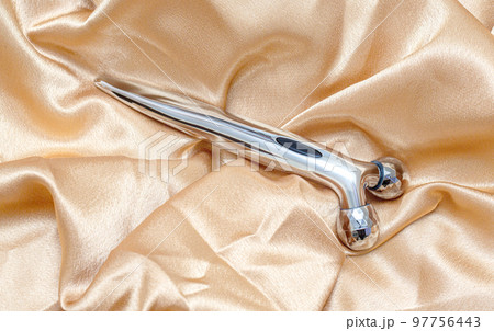 Silver metal ball roller for face massage Silver metal ball roller for face massage 97756443