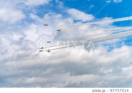 ブルーインパルス　戦闘機　航空機　自衛隊　日本　飛行機　空軍 97757314