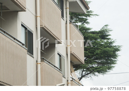 ベランダ　雨樋　アパート 97758878
