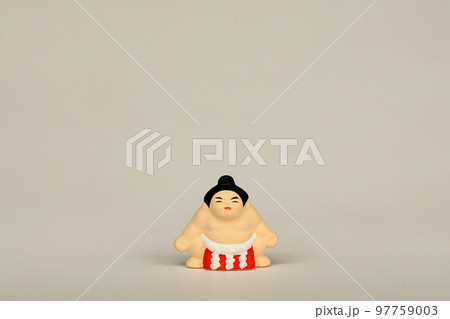 カワイイお相撲さんのフィギュアのスティルライフ 97759003