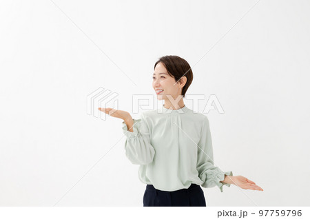 ビジネス　女性 97759796