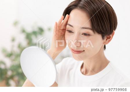 スキンケア　女性 97759908