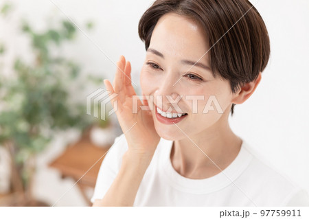 スキンケア 女性 スキンケア 女性 97759911