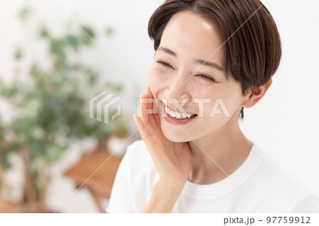 スキンケア　女性 97759912
