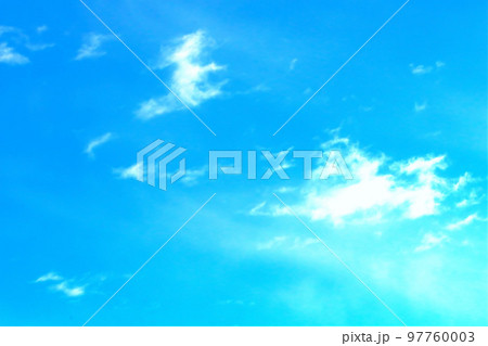 青空と白い雲 97760003