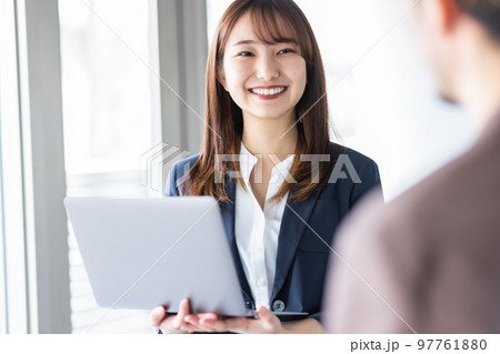 ビジネスウーマン 97761880