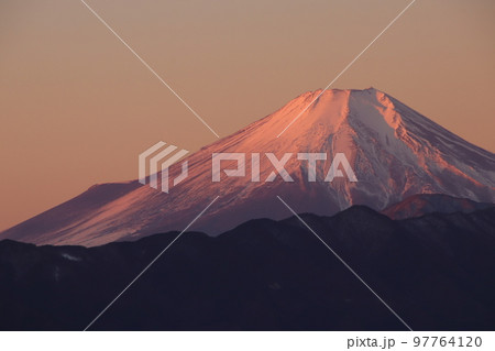 景信山からの富士山 97764120