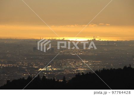 景信山の山頂からの眺望 97764428