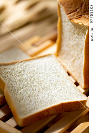 食パンイメージ 97765138