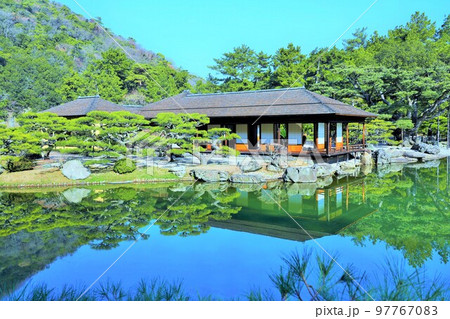 冬も美しい栗林公園(香川県高松市の特別名勝)ミシュラン★★★ 冬も美しい栗林公園(香川県高松市の特別名勝)ミシュラン★★★ 97767083